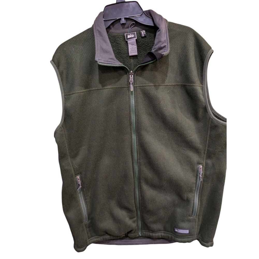 REI FABRIC VEST‎ COLOR GREEN XL  WARM FLEECE INSIDE